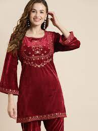 كورتي مصمم من كبار المصممين 